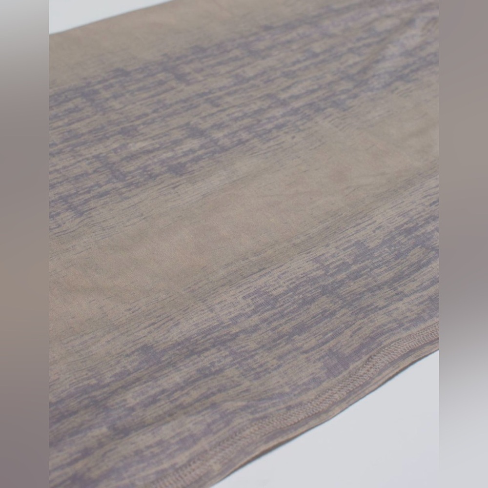 LULULEMON Twist & Shout Scarf in Misty Stripe Burnout Cashew Ambient Grey - Picture 4 of 12